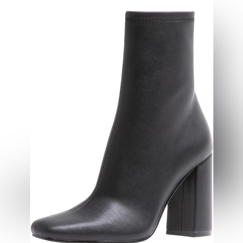 Black Leather Steve Madden Booties Lynden 9.5M